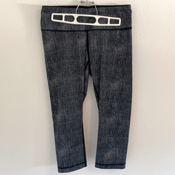 lululemon athletica Pants - Size 8 Lululemon Capri Leggings